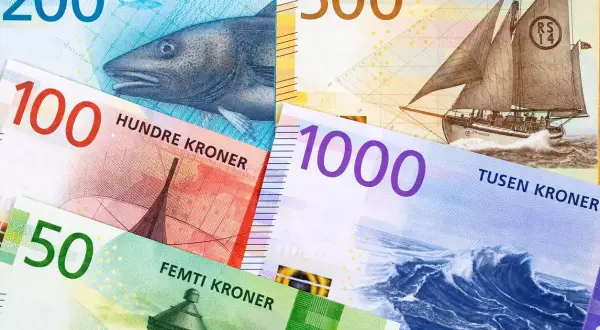 Norweskie banknoty o nominałach 50, 100, 200, 500 i 1000 koron.